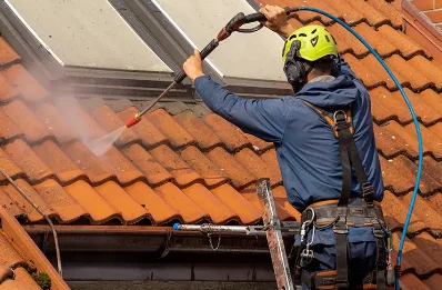 Démoussage et hydrofuge de toiture à Drée