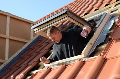 Pose de fenêtres de toit Velux à Drée